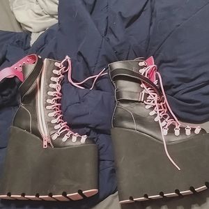 Platforms from dollskill